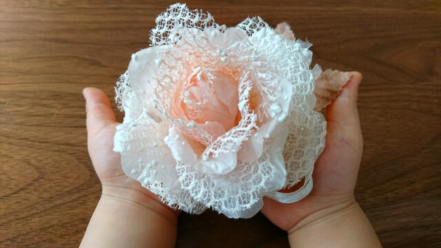 入学式ママの服装でコサージュは必要？ダサい？つけない時代わりになるものは？
